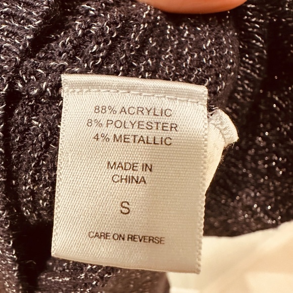 New York & Company Black w/ Silver Metallic V-Neck 3/4 Sleeve Knit Top Sz. Small - Picture 6 of 9